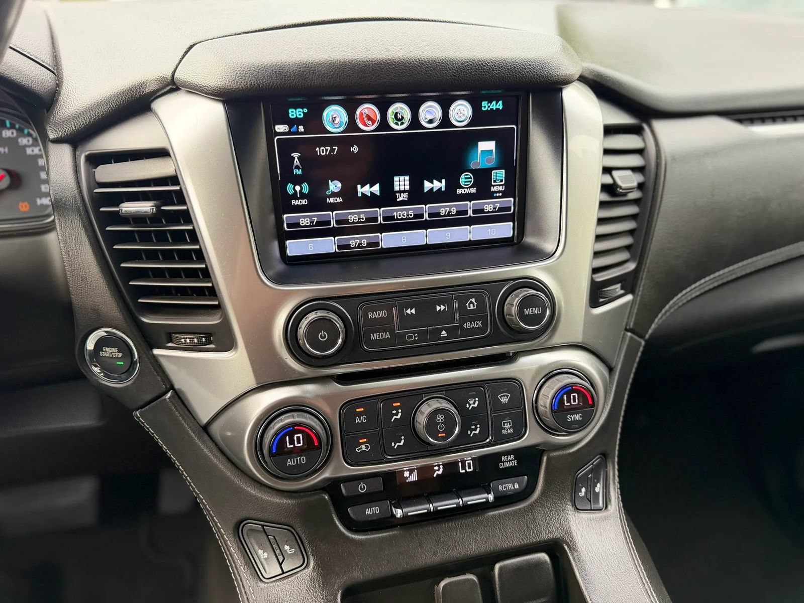 Used 2019 Chevrolet Suburban LT RWD image 24