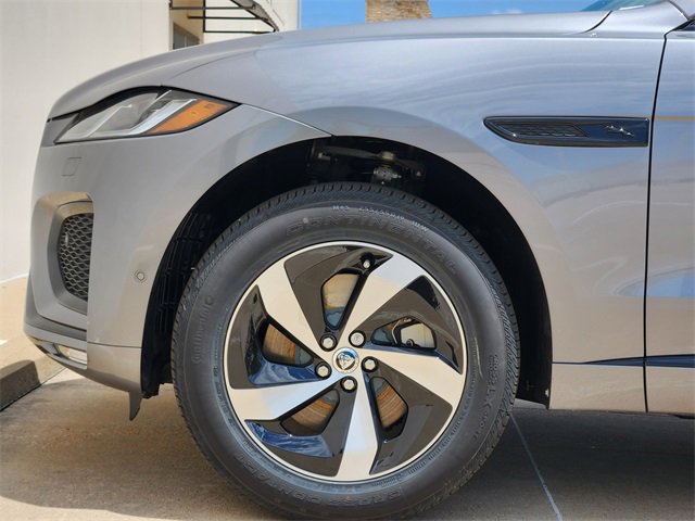 Used 2026 Jaguar F-PACE R-Dynamic S image 6