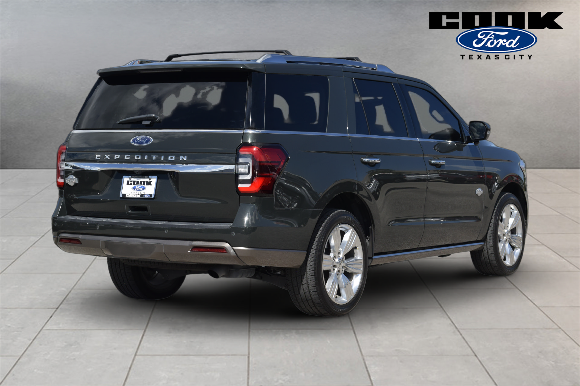 Used 2023 Ford Expedition King Ranch RWD image 3