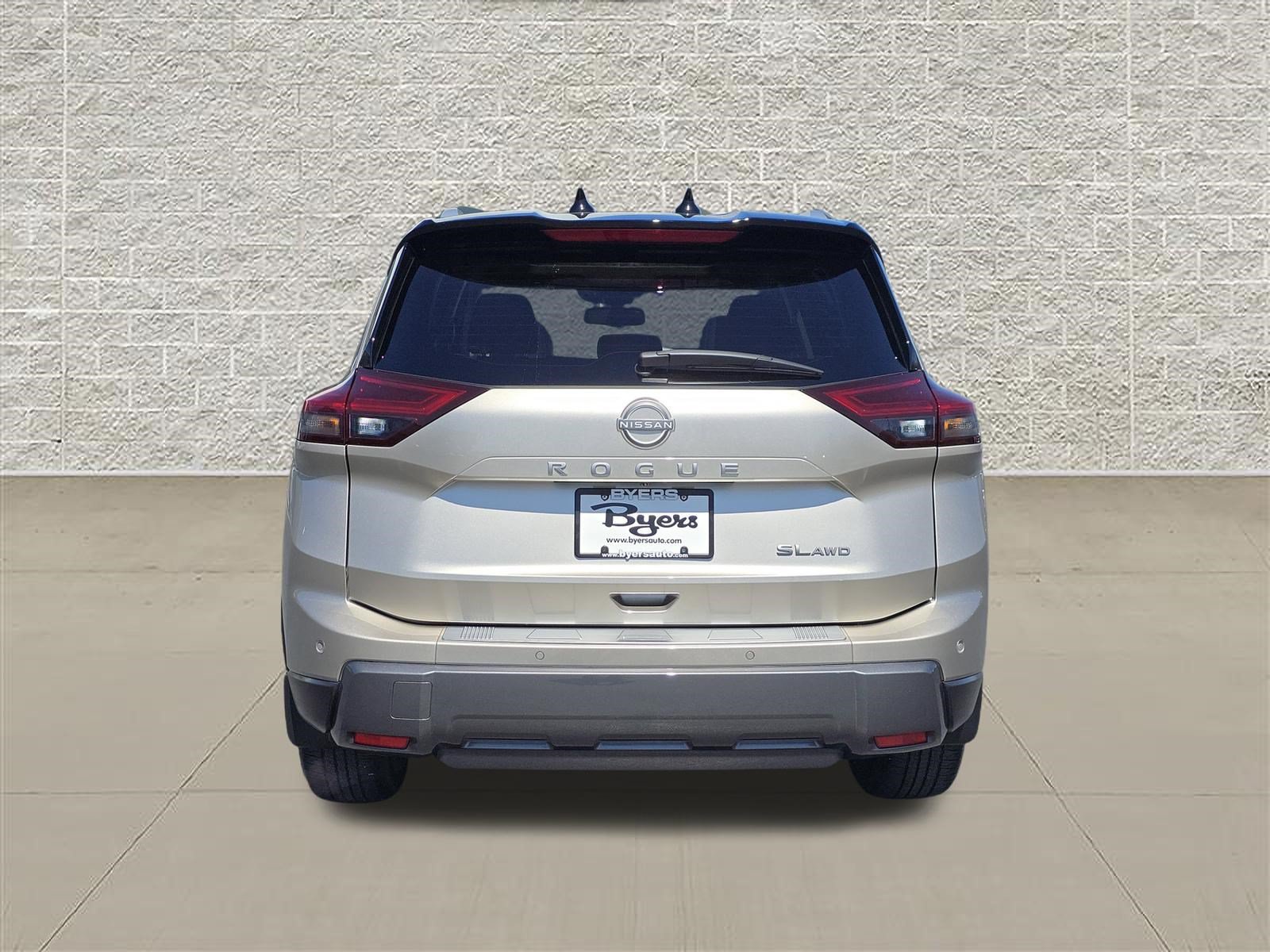 Used 2025 Nissan Rogue SL w/ Tech Package AWD/4WD image 6