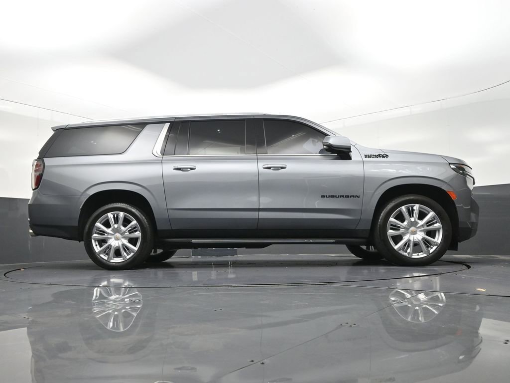 Used 2021 Chevrolet Suburban High Country AWD/4WD image 30