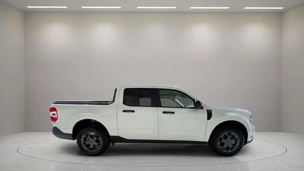 Used 2025 Ford Maverick XLT w/ XLT Luxury Package image 2
