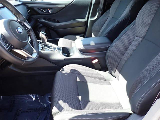 Used 2025 Subaru Outback Premium AWD/4WD image 13