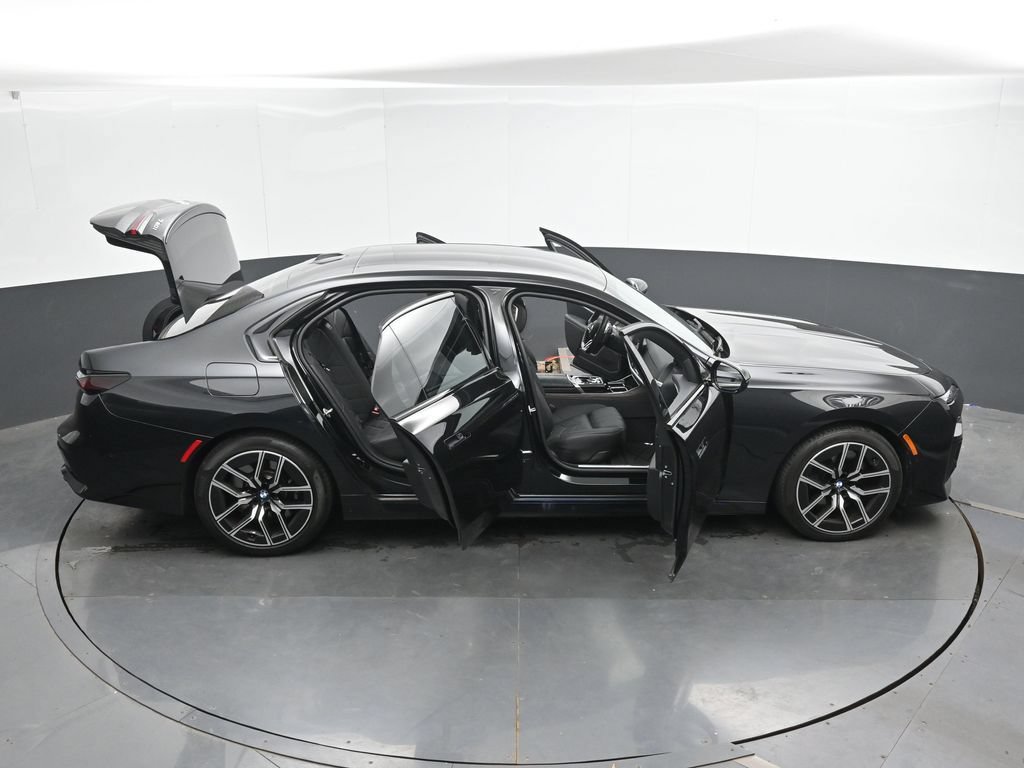 Used 2024 BMW 760i xDrive w/ Executive Package AWD/4WD image 48