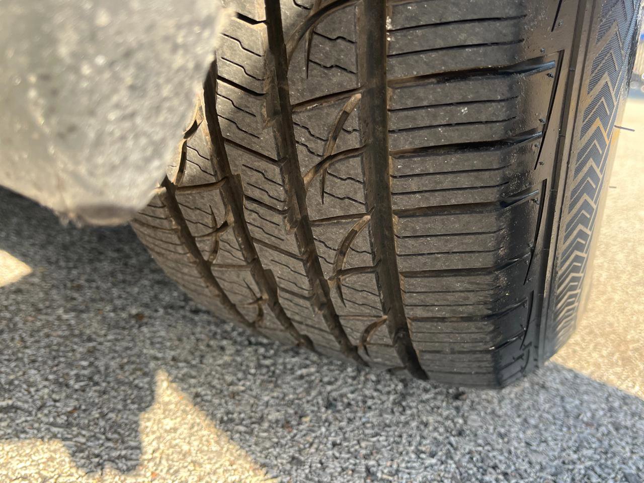 Used 2022 Toyota Highlander XLE AWD/4WD image 42