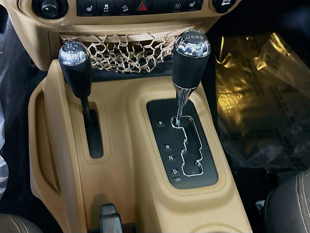 Used 2014 Jeep Wrangler Rubicon w/ Power Convenience Group image 8