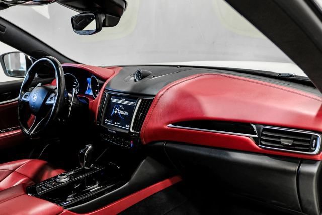 Used 2018 Maserati Levante GranSport AWD/4WD image 15
