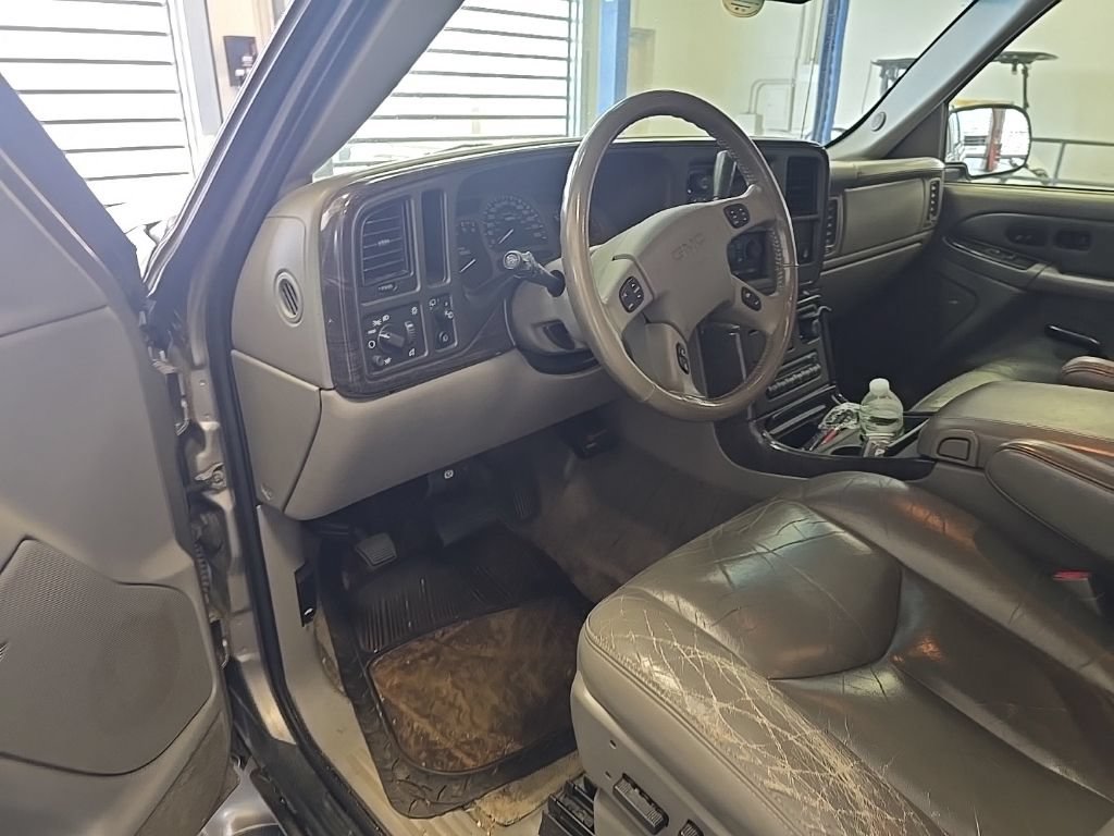 Used 2003 GMC Yukon XL Denali AWD/4WD image 7