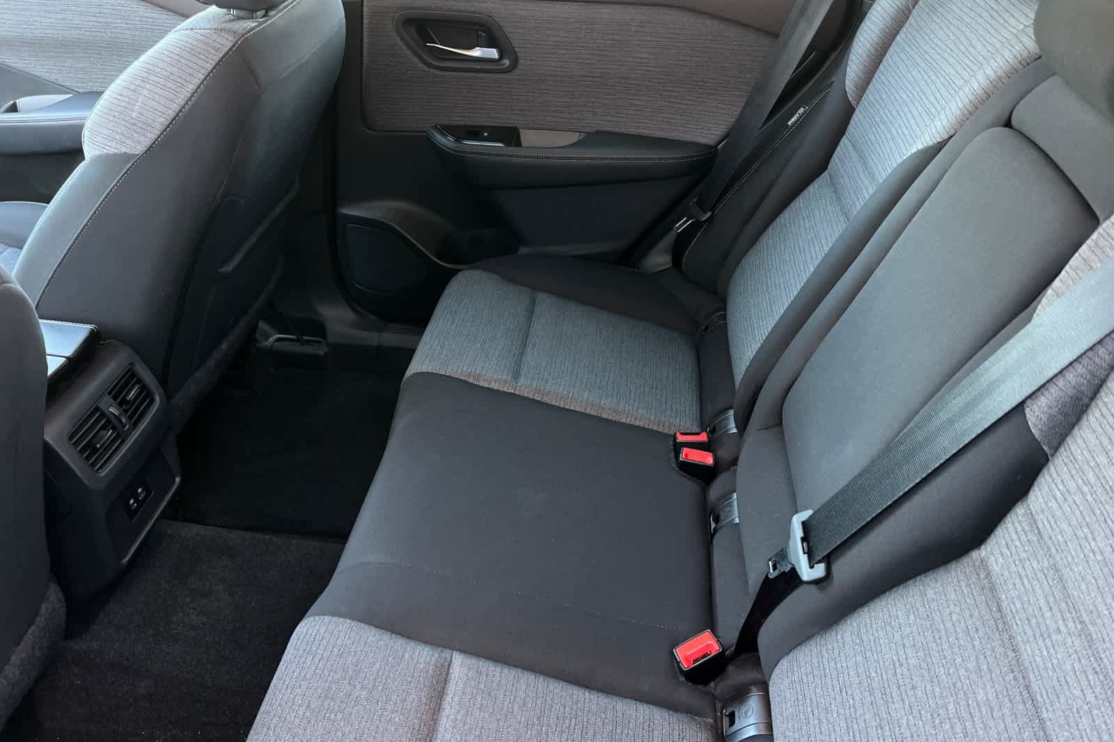 Used 2023 Nissan Rogue SV FWD image 5