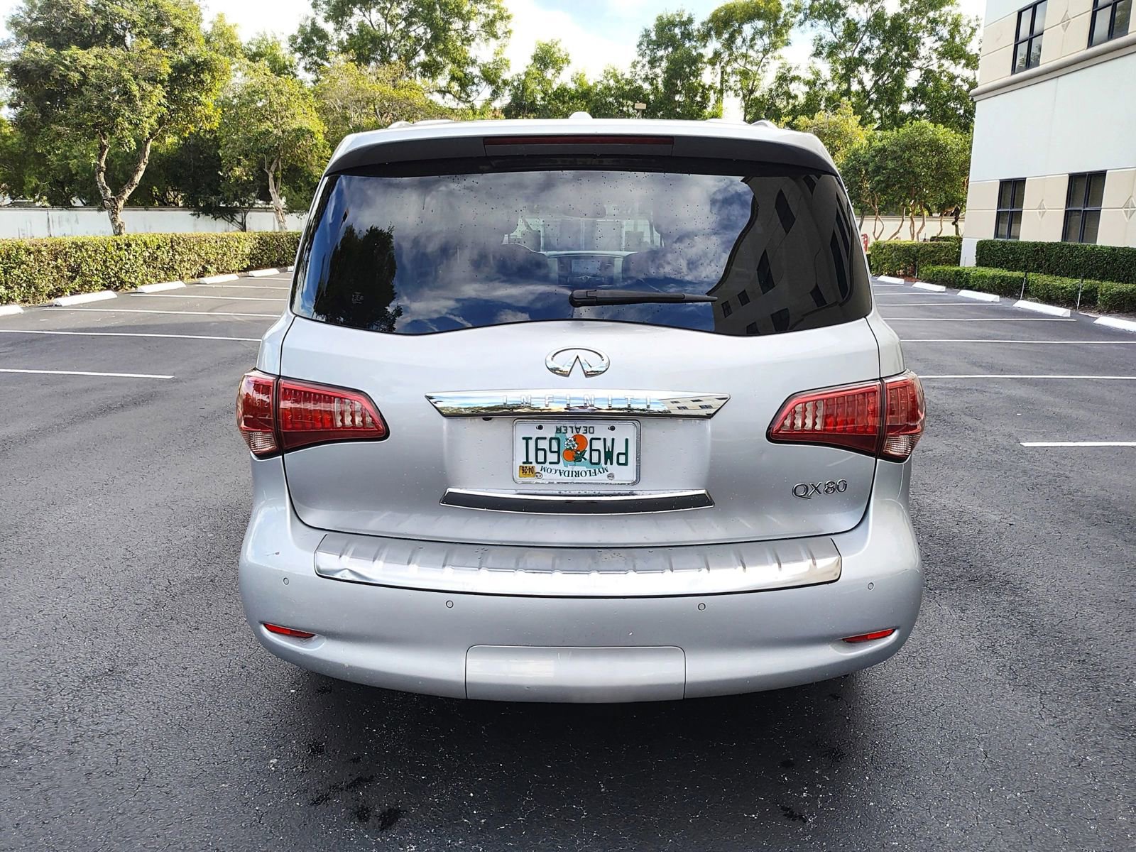 Used 2017 INFINITI QX80 Sport Utility 4D image 7