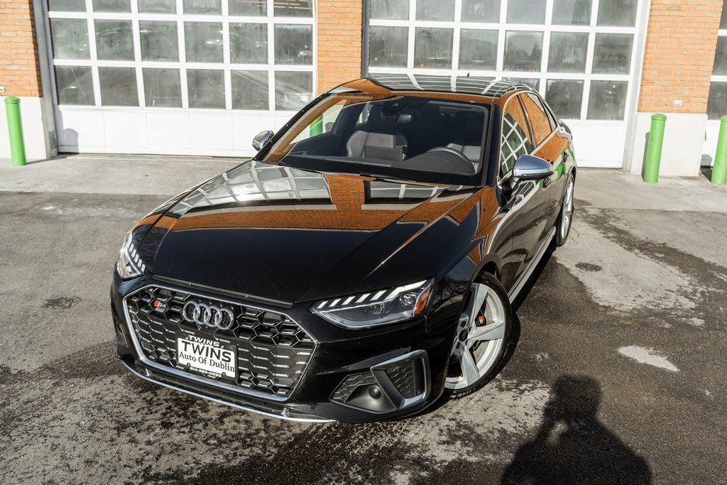 Used 2023 Audi S4 Premium Plus w/ Premium Plus Package image 2
