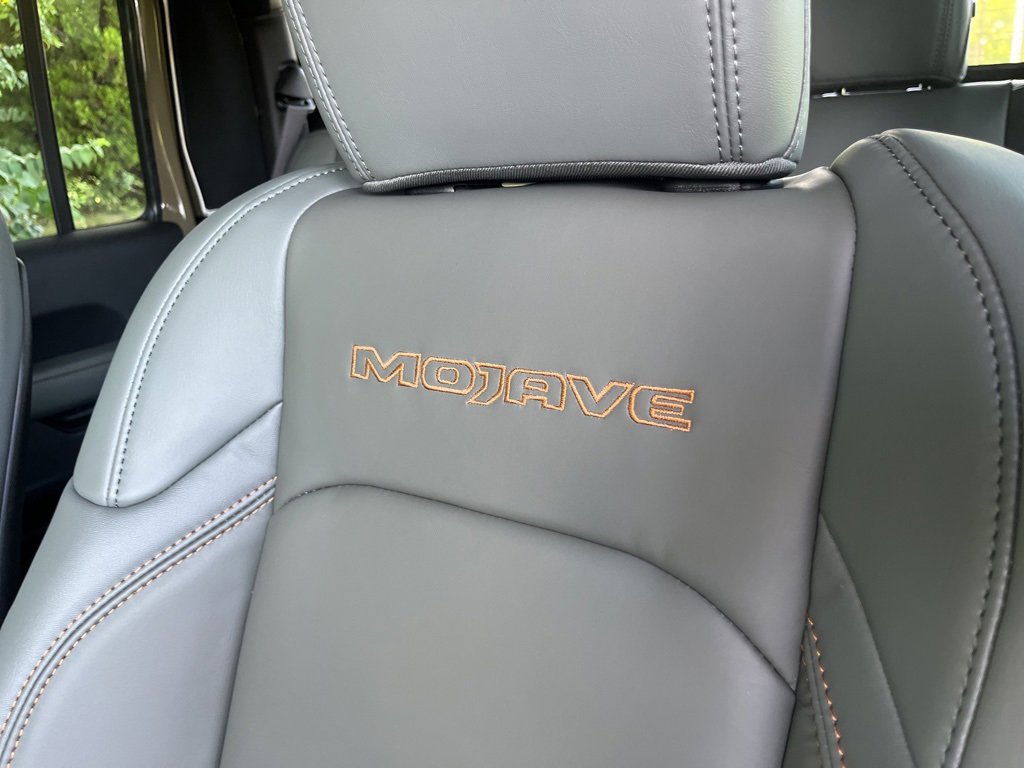 New 2025 Jeep Gladiator Mojave image 4