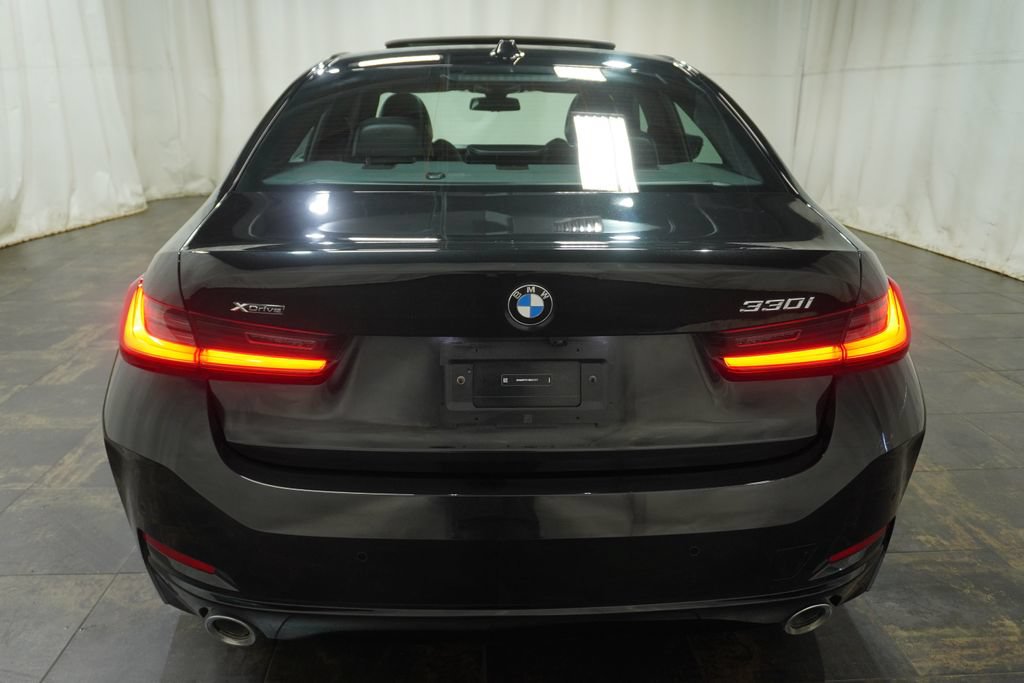 Used 2024 BMW 330i xDrive Sedan w/ Convenience Package AWD/4WD image 4