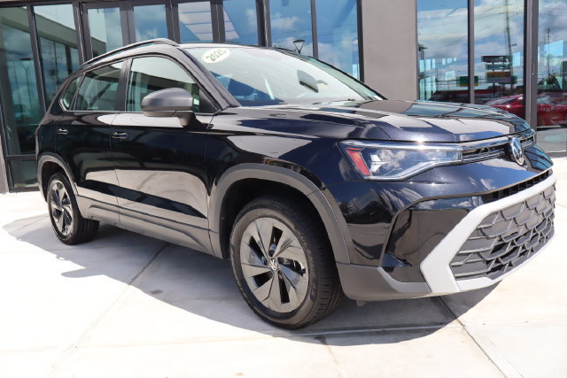 Used 2025 Volkswagen Taos S FWD image 1