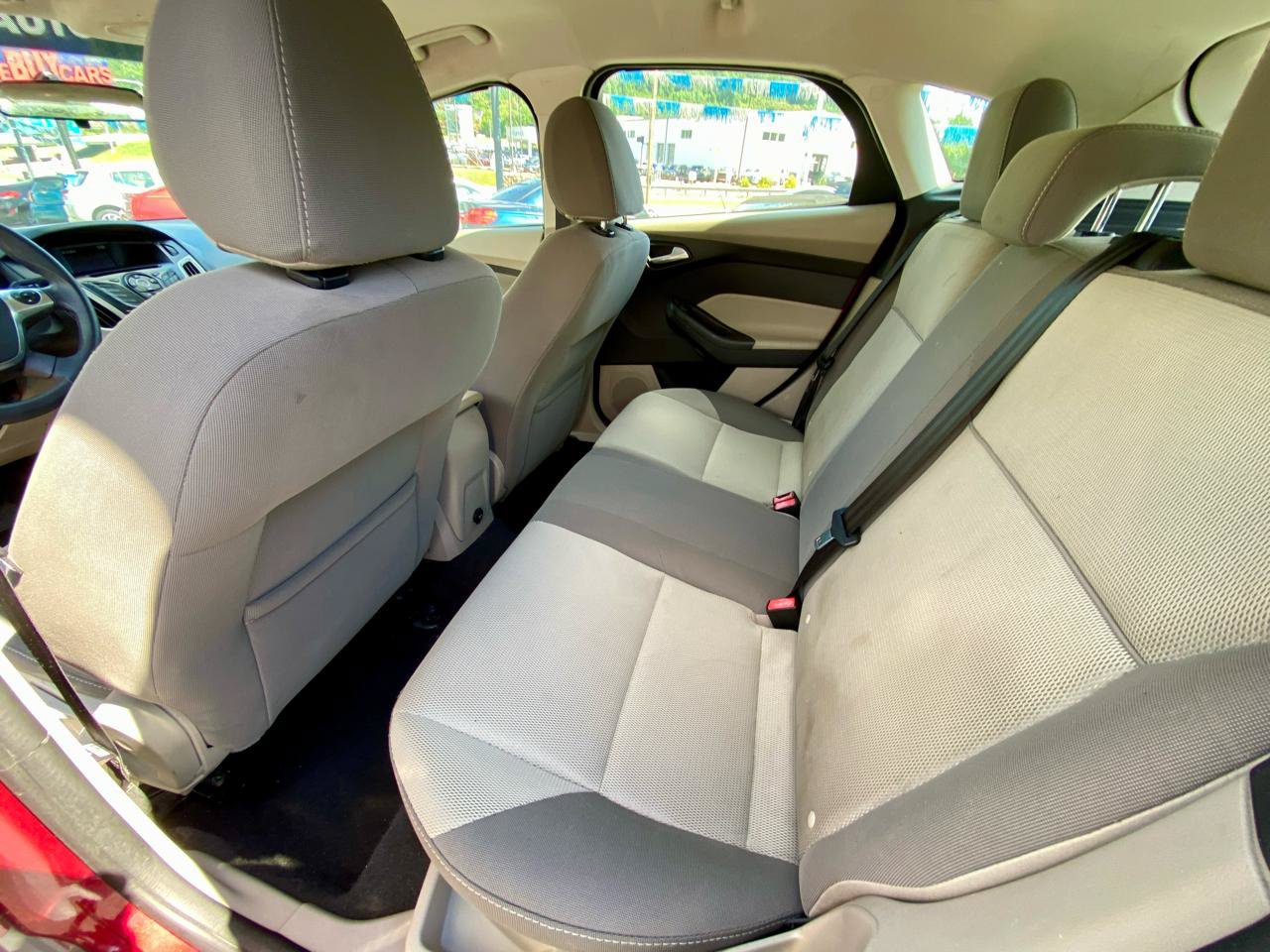 Used 2014 Ford Focus SE FWD image 12