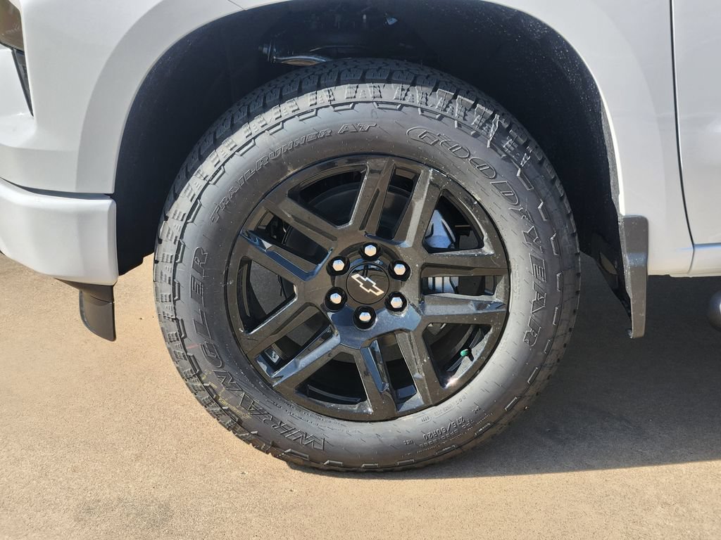 New 2026 Chevrolet Silverado 1500 Custom w/ Turbomax Blackout Package AWD/4WD image 8