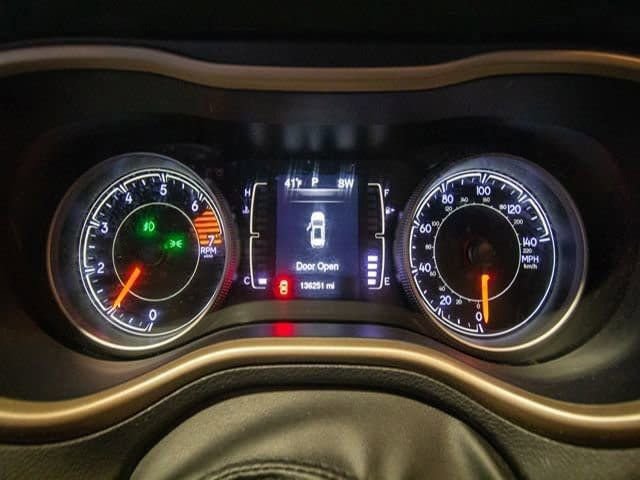 Used 2017 Jeep Cherokee Latitude w/ Cold Weather Group image 27