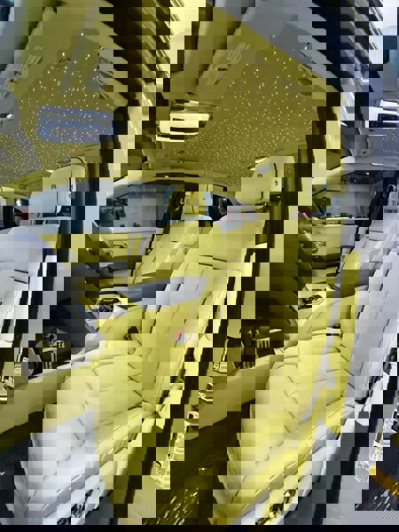 Used 2024 Rolls-Royce Phantom Sedan RWD image 11