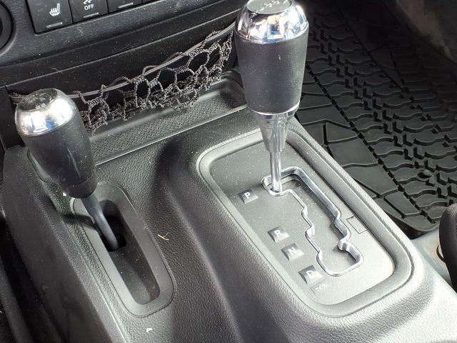 Used 2013 Jeep Wrangler Unlimited Sahara w/ Mopar Chrome Edition Group image 24