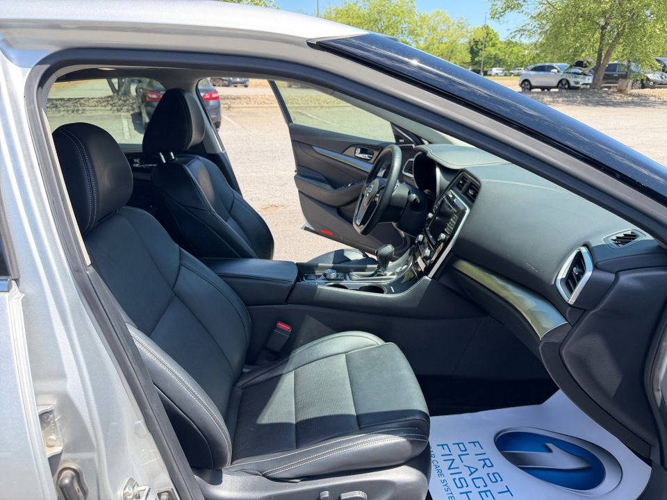 Used 2019 Nissan Maxima 3.5 SL w/ Floor Mat Group FWD image 28