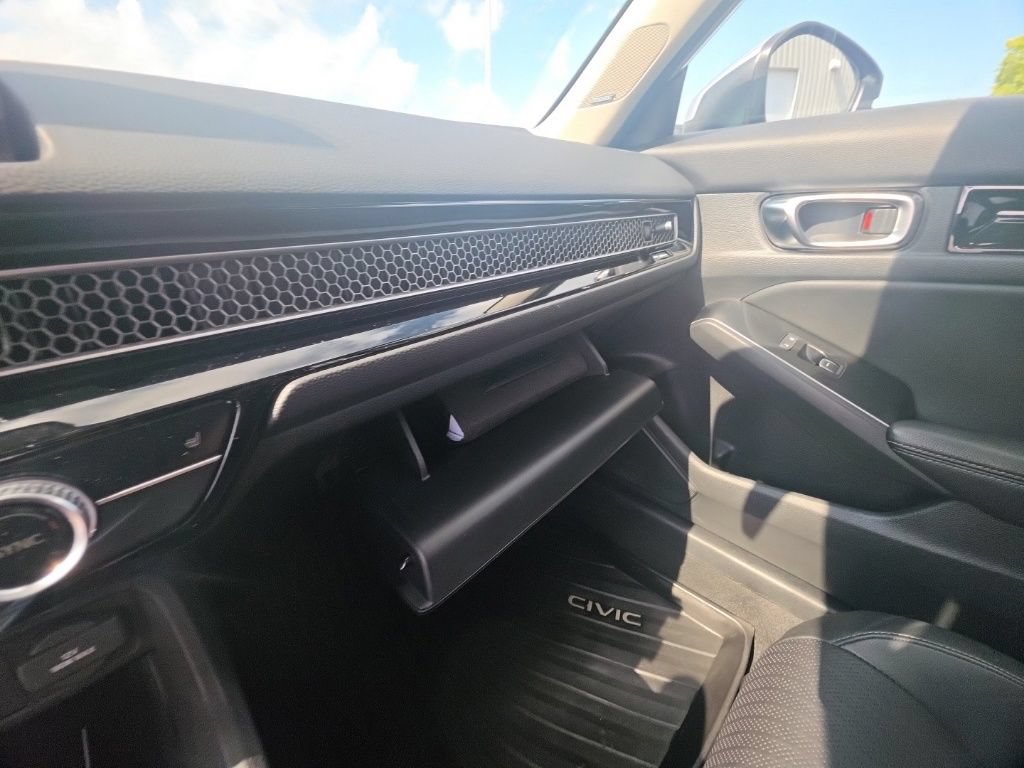 Used 2022 Honda Civic Touring image 22