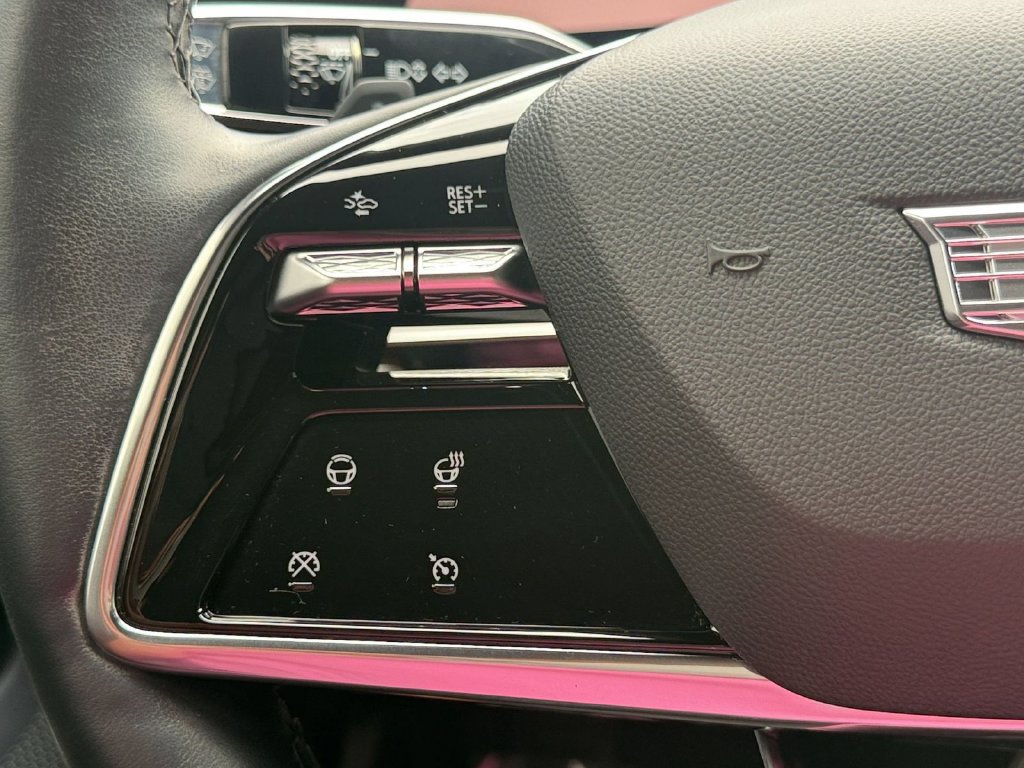 Certified 2024 Cadillac Lyriq Luxury AWD/4WD image 24