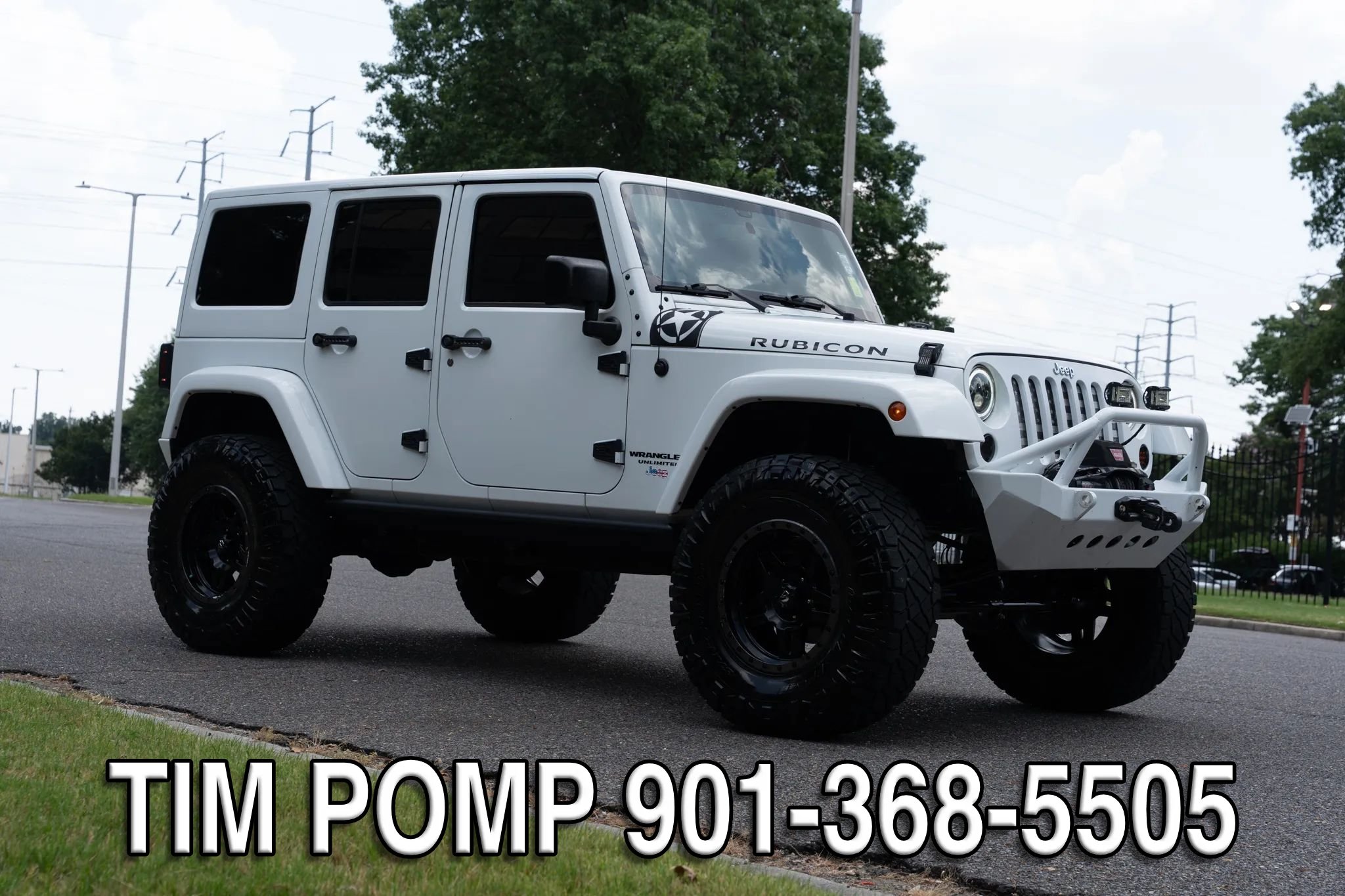 Used 2016 Jeep Wrangler Unlimited Rubicon w/ Connectivity Group AWD/4WD image 4