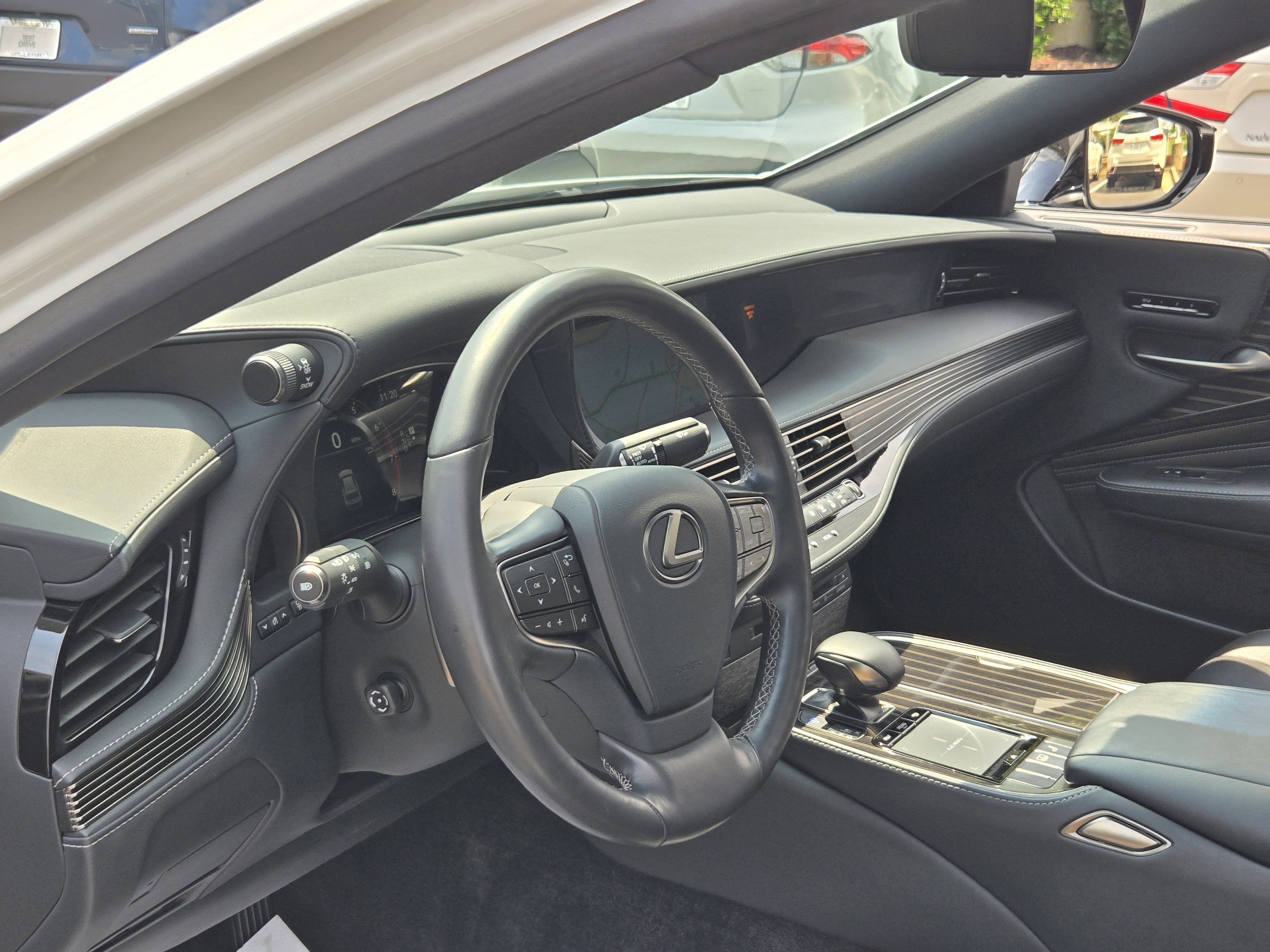 Used 2019 Lexus LS 500 w/ Accessory Package (Z1) RWD image 14