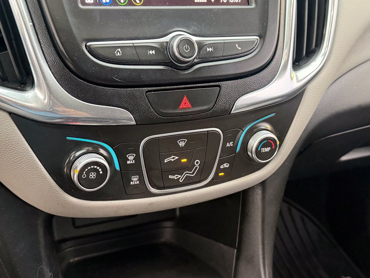 Used 2020 Chevrolet Equinox LS AWD/4WD image 23