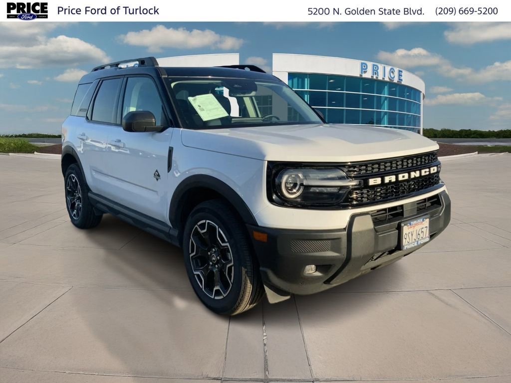 Used 2025 Ford Bronco Sport Outer Banks AWD/4WD image 3