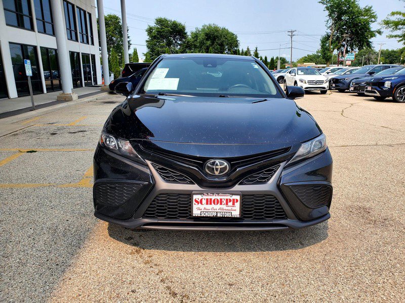 Used 2024 Toyota Camry SE FWD image 2