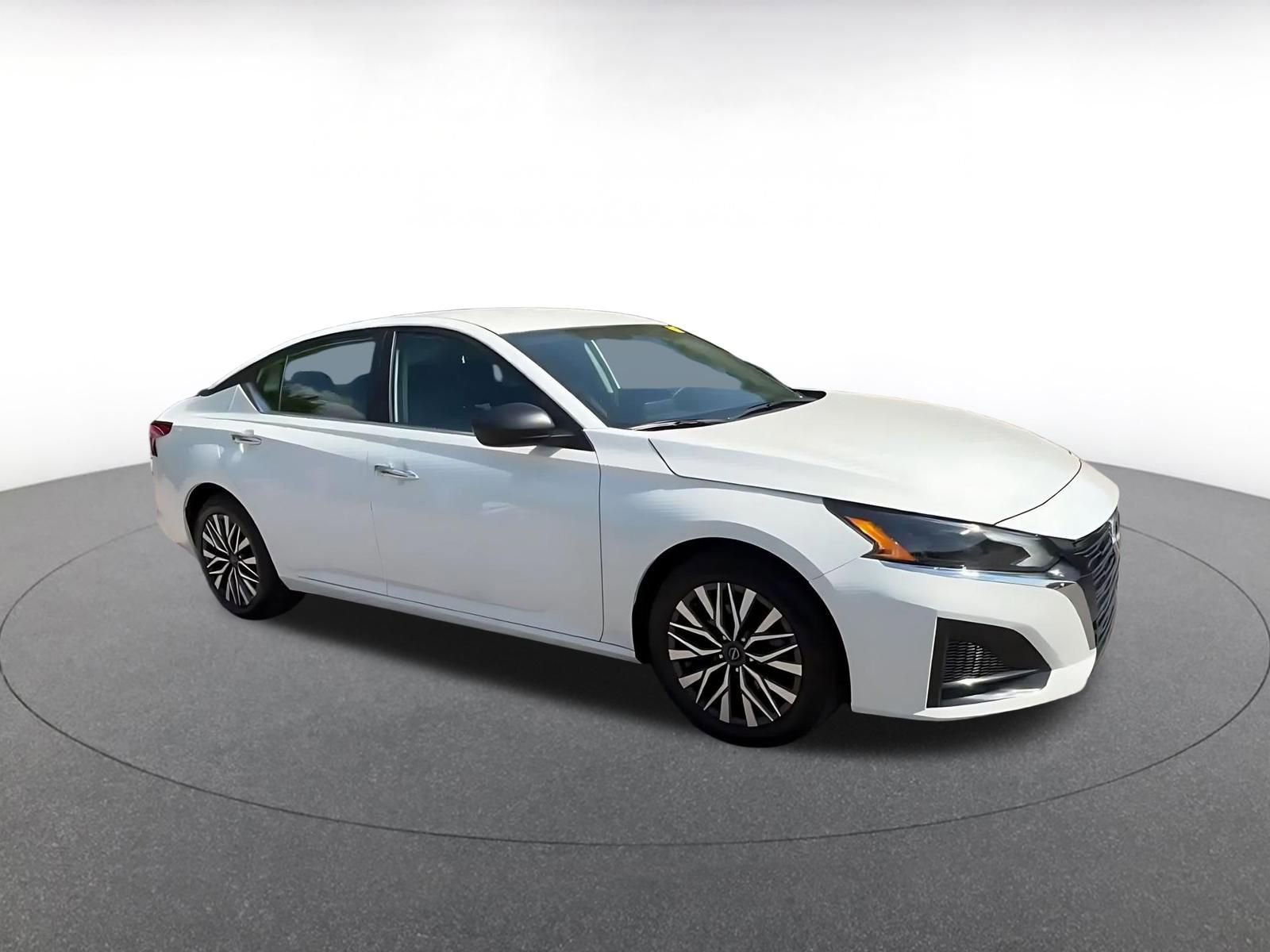 Used 2025 Nissan Altima 2.5 SV FWD video 2