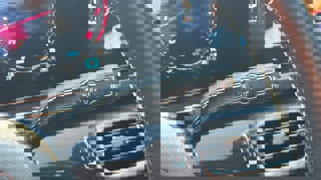 Used 2025 Mercedes-Benz GLE 350 4MATIC image 24