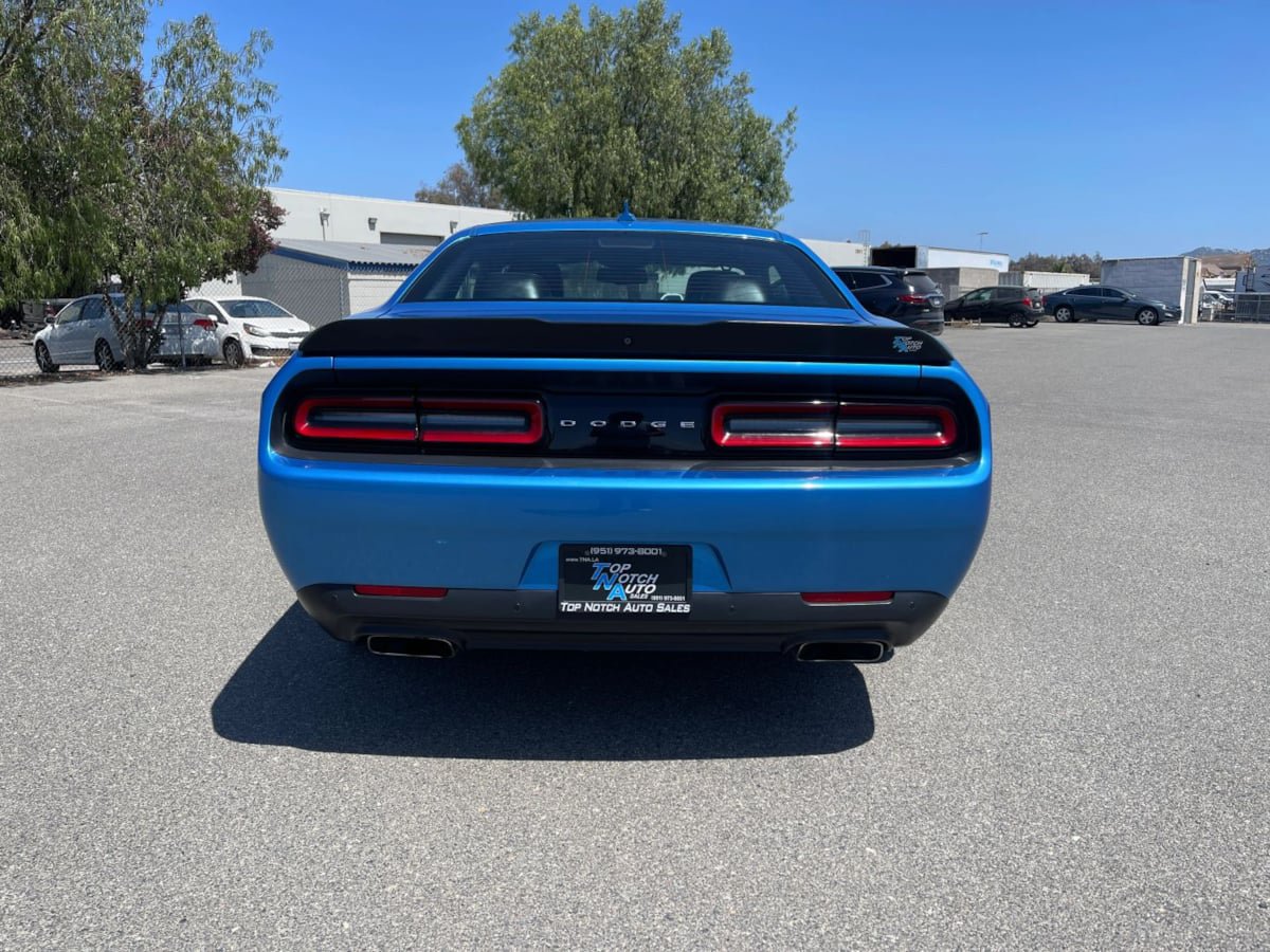 Used 2016 Dodge Challenger R/T Scat Pack w/ Leather Interior Group RWD image 6