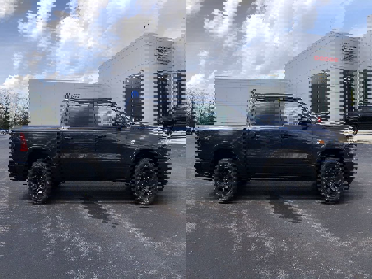 New 2026 RAM 1500 4x4 Crew Cab image 14