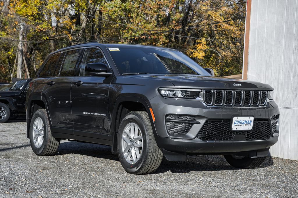 New 2025 Jeep Grand Cherokee Laredo X w/ MOPAR Finishing Package
