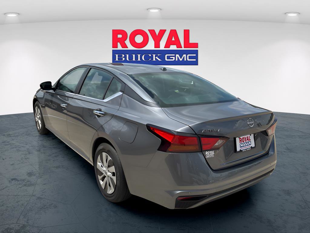 Used 2025 Nissan Altima 2.5 S image 5