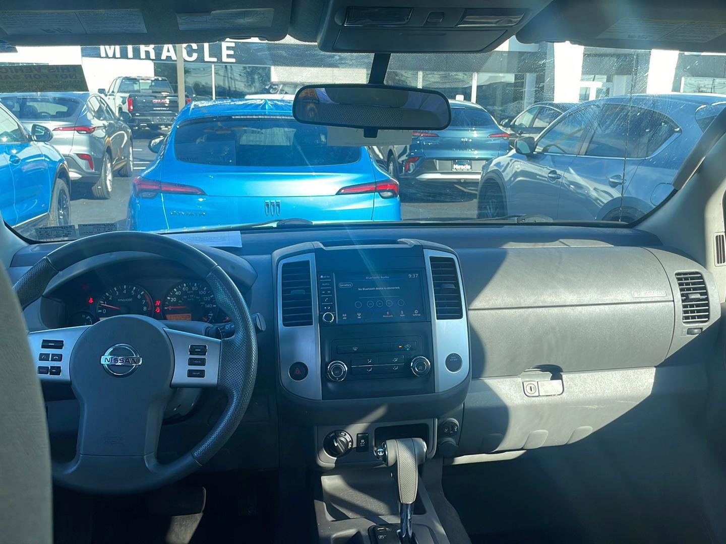 Used 2019 Nissan Frontier SV image 11