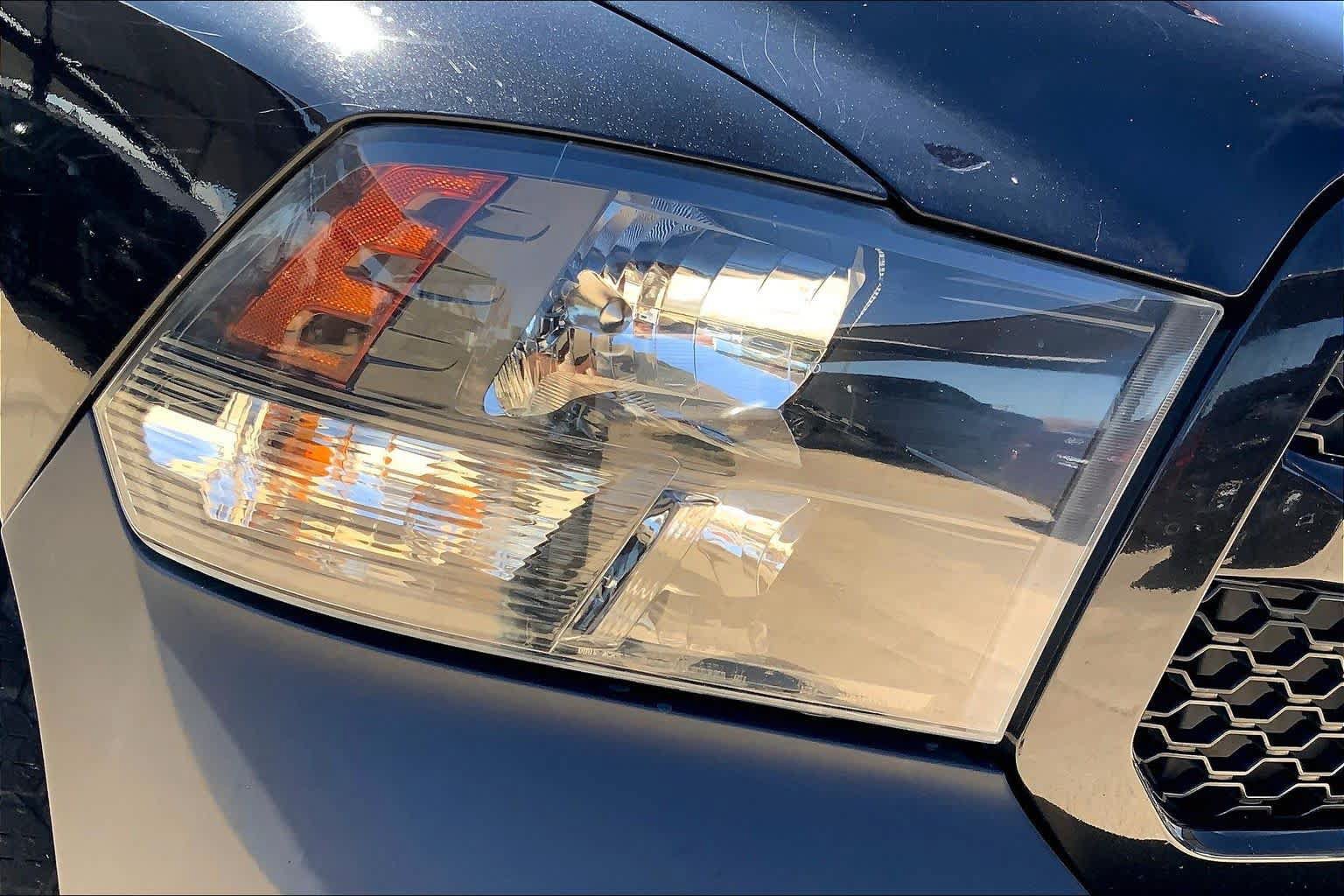 Used 2015 RAM 1500 Express RWD image 25