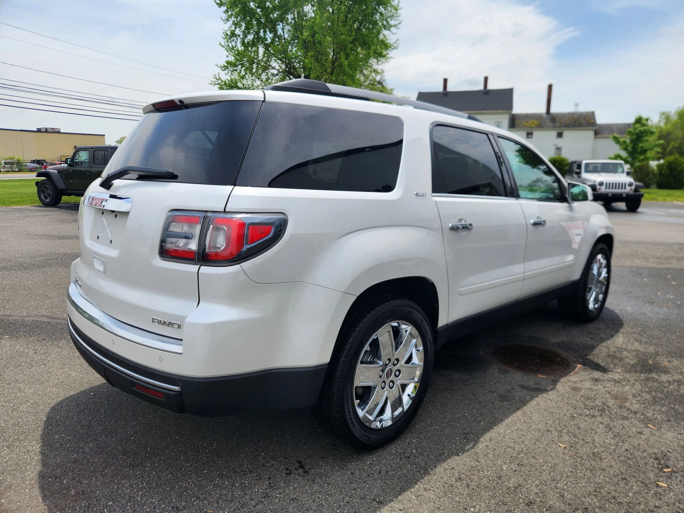 Used 2017 GMC Acadia Limited SLT AWD/4WD image 16