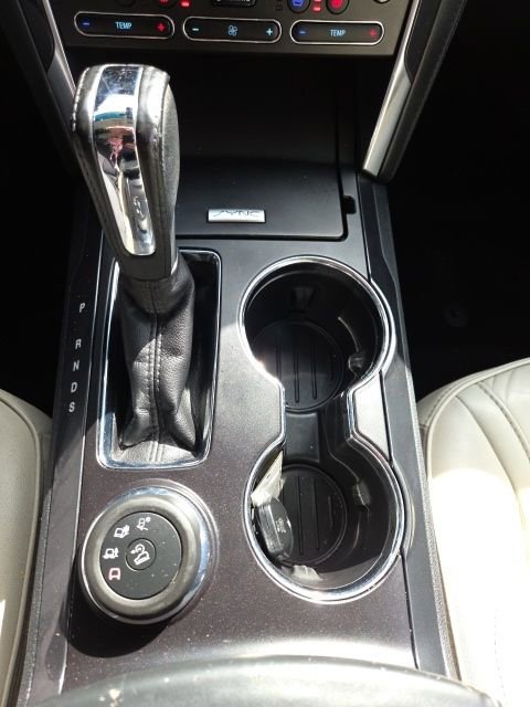 Used 2017 Ford Explorer Platinum image 18