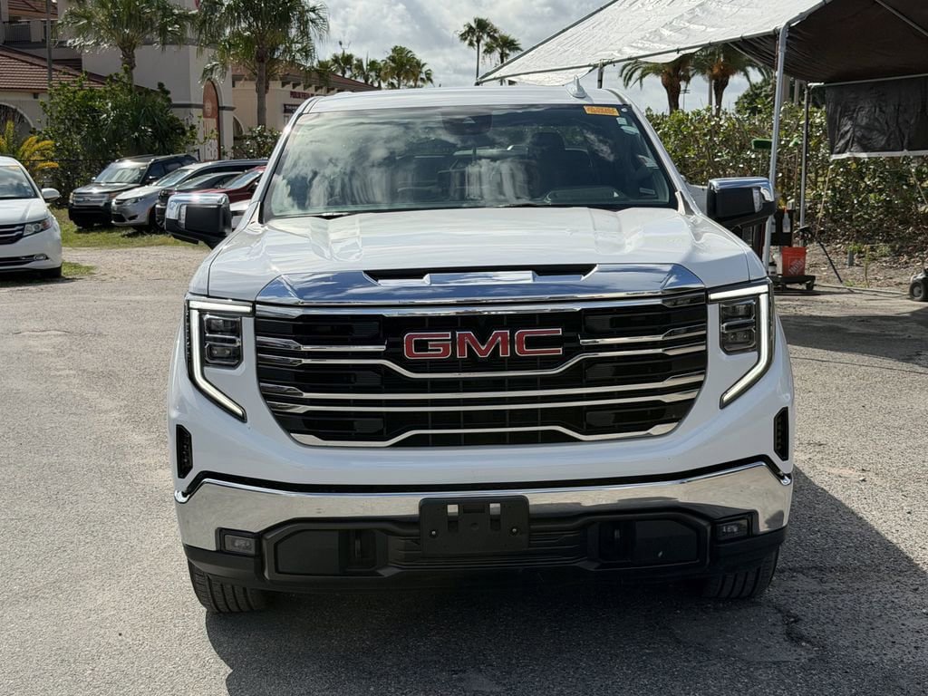 Used 2025 GMC Sierra 1500 SLT AWD/4WD image 3