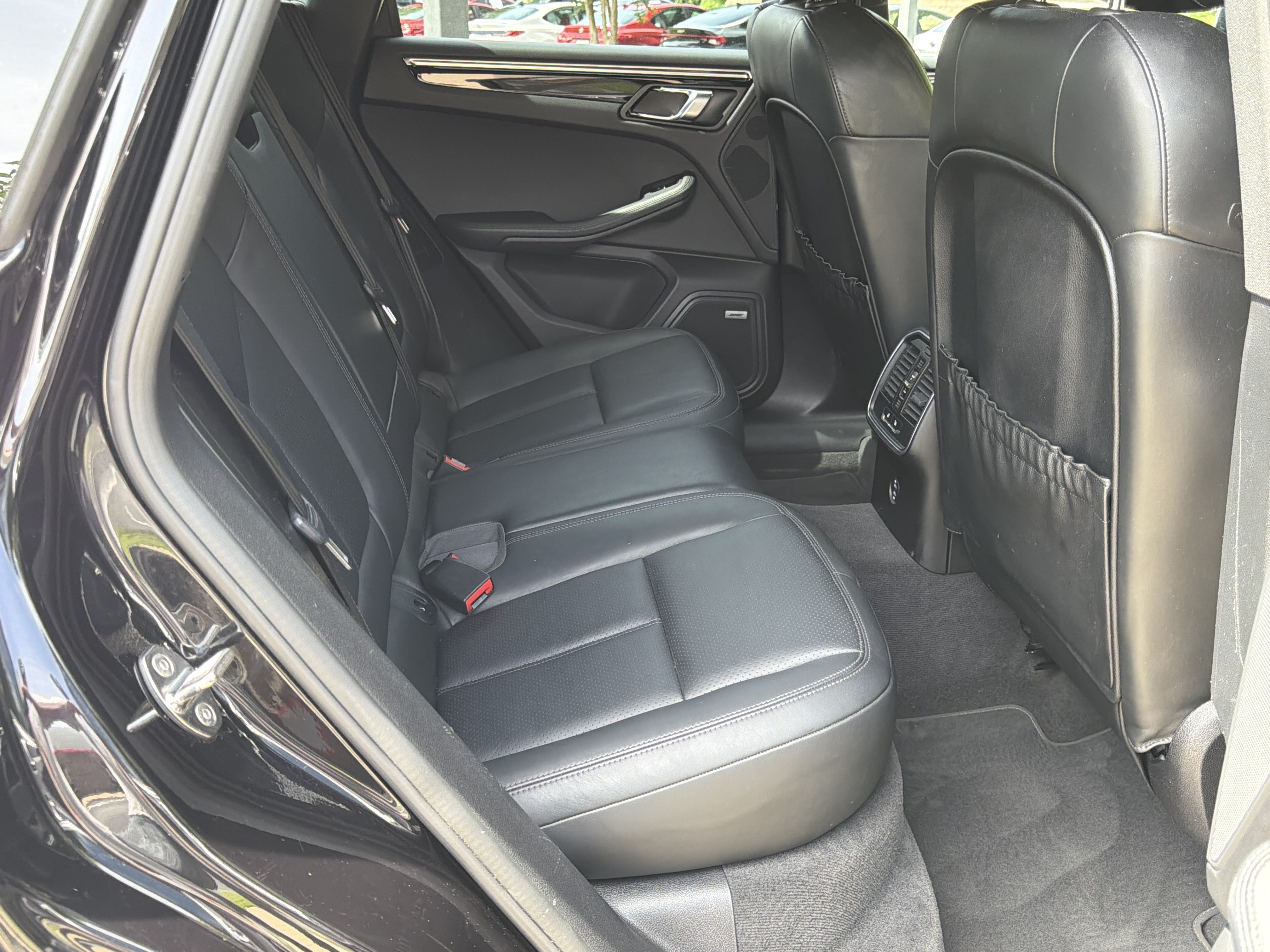 Used 2020 Porsche Macan AWD/4WD image 15