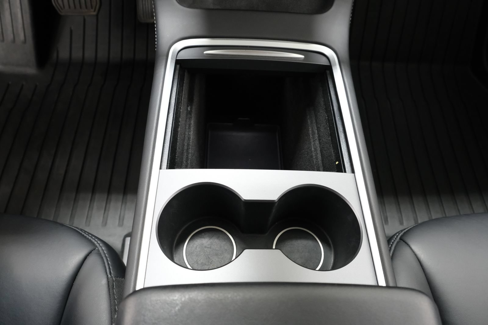 Used 2024 Tesla Model Y Long Range AWD/4WD image 23