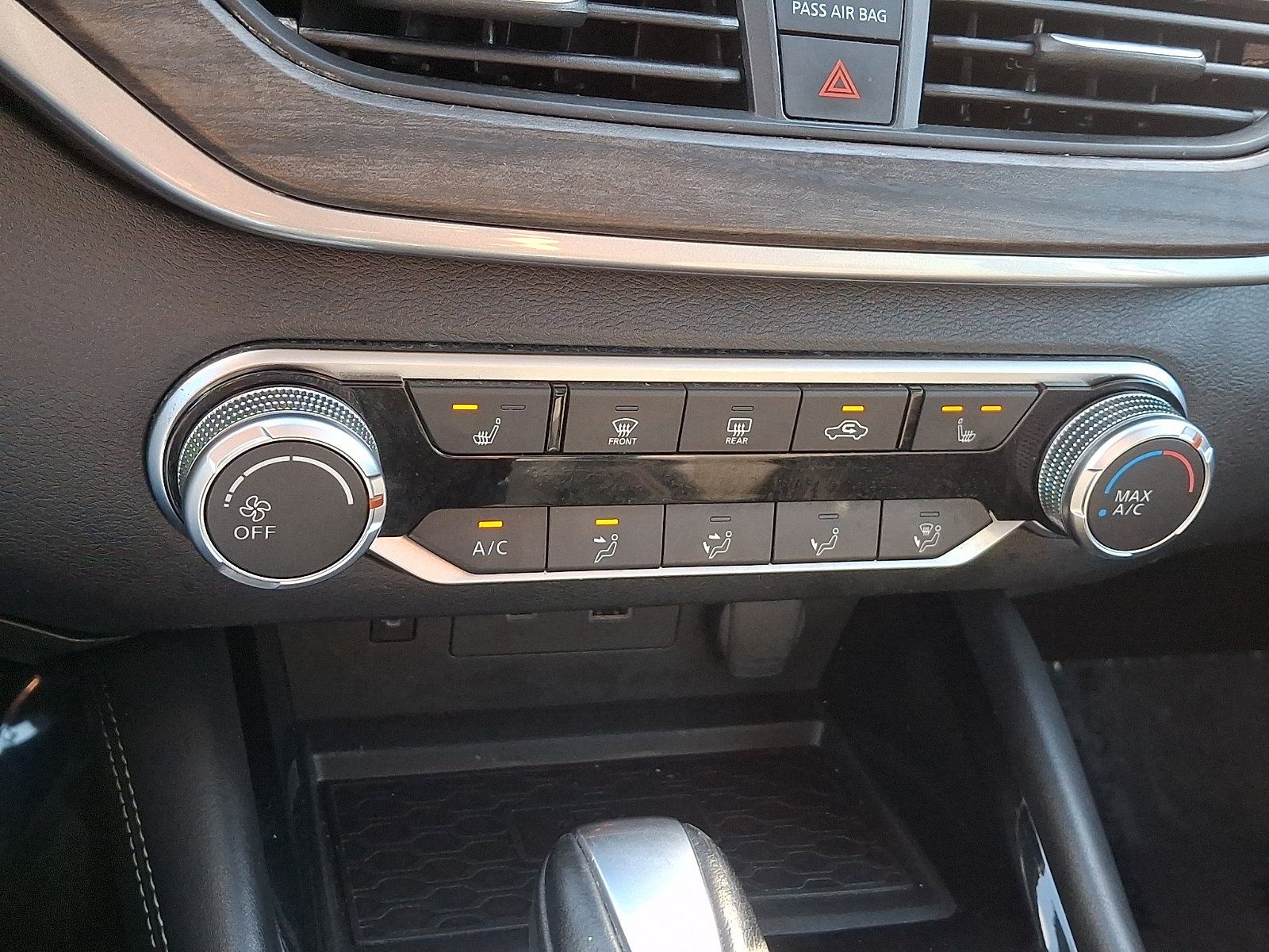 Used 2024 Nissan Altima 2.5 SV w/ SV Premium Package FWD image 16