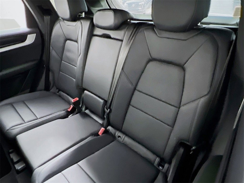 Used 2024 Porsche Cayenne image 21
