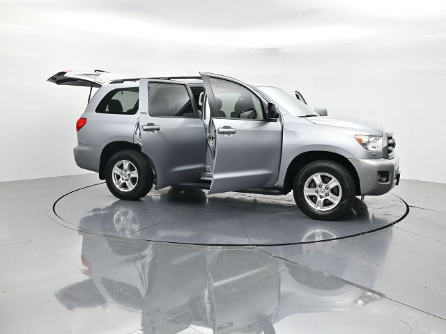 Used 2017 Toyota Sequoia SR5 AWD/4WD image 52