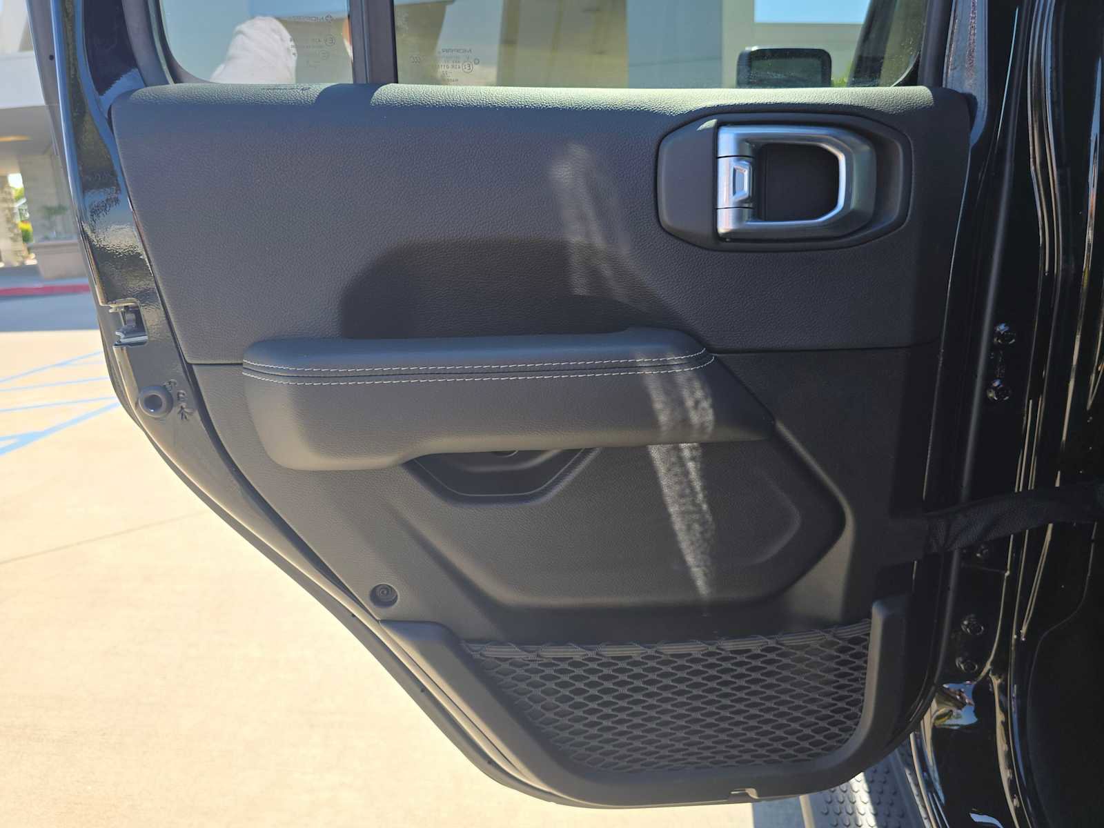 Used 2022 Jeep Wrangler Unlimited Sahara AWD/4WD image 17