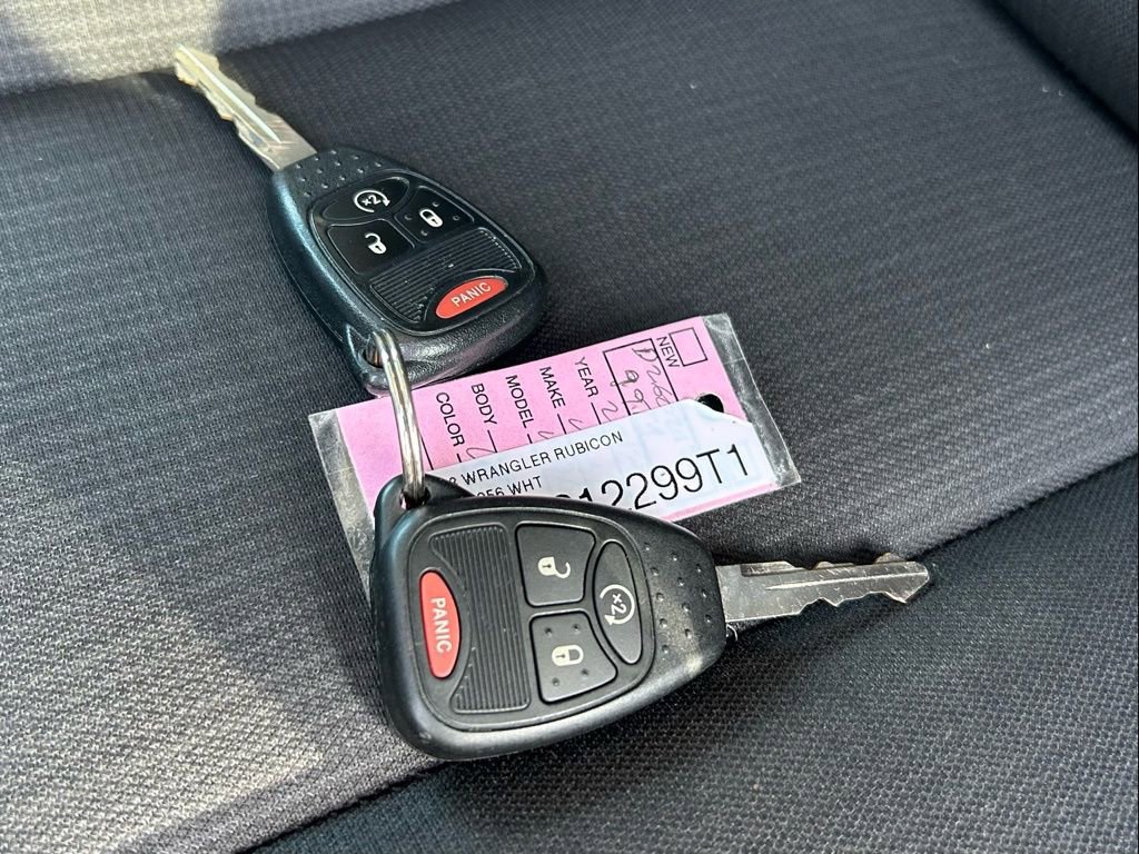 Certified 2017 Jeep Wrangler Unlimited Rubicon w/ Connectivity Group image 39