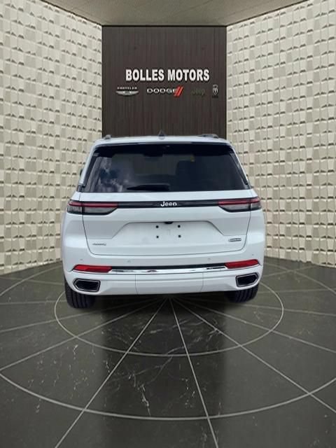 Certified 2023 Jeep Grand Cherokee Overland w/ Luxury Tech Group IV AWD/4WD image 6